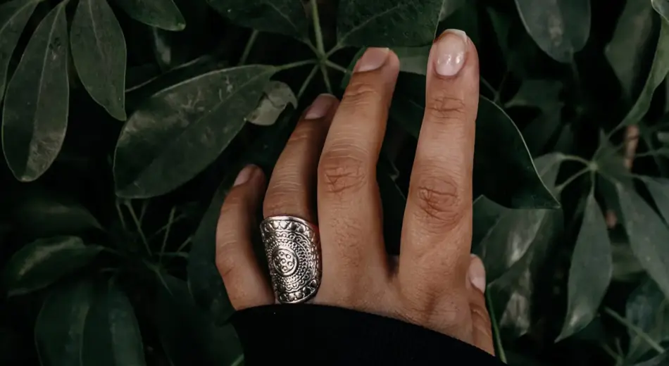 Hand und Nägel im Fokus