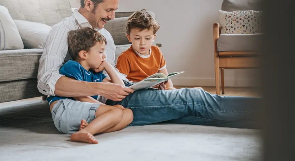 Kinderbücher zum Vorlesen: Papa mit 2 Söhnen