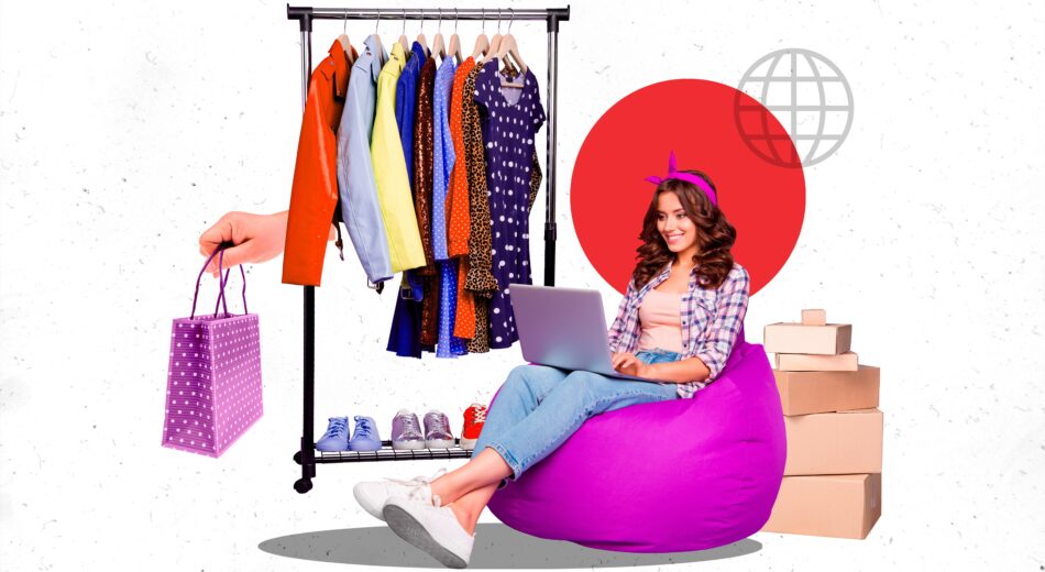 Collage einer lächelnden Frau auf einem pinken Sitzpolster beim Online Shopping von Kleidungsstücken