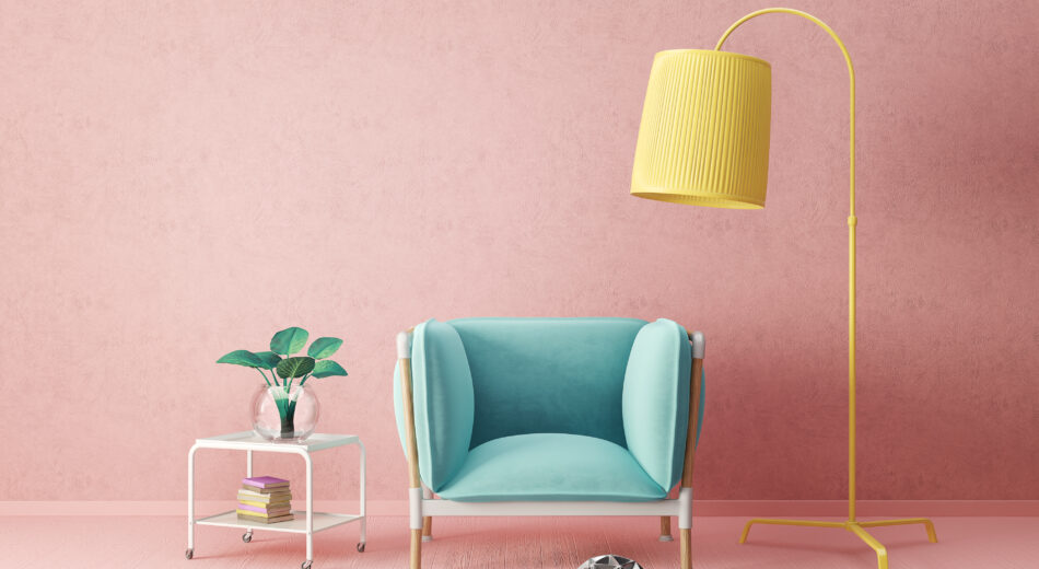 Modernes Wohnzimmer mit gelbem Sessel und Lampe. Skandinavische Einrichtungsmöbel.