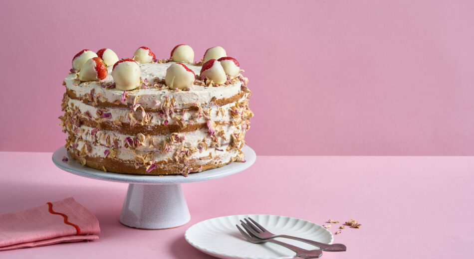 Vanillecremetorte mit Basilikum, Safran und dipped Strawberries